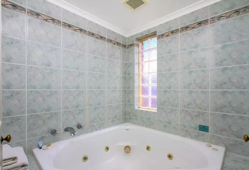 Thunderbird Motel Yass