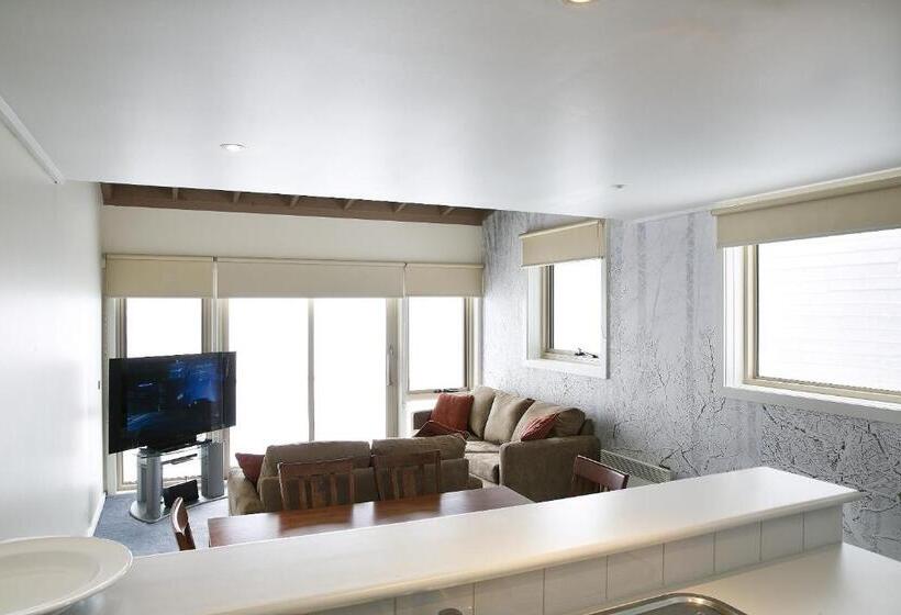 White Crystal Apartments