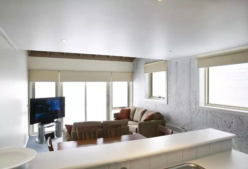 White Crystal Apartments