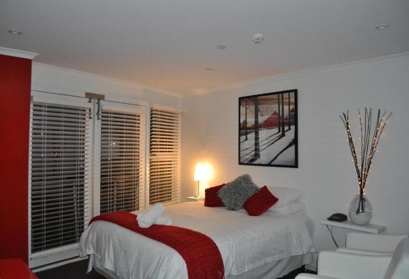 White Crystal Apartments