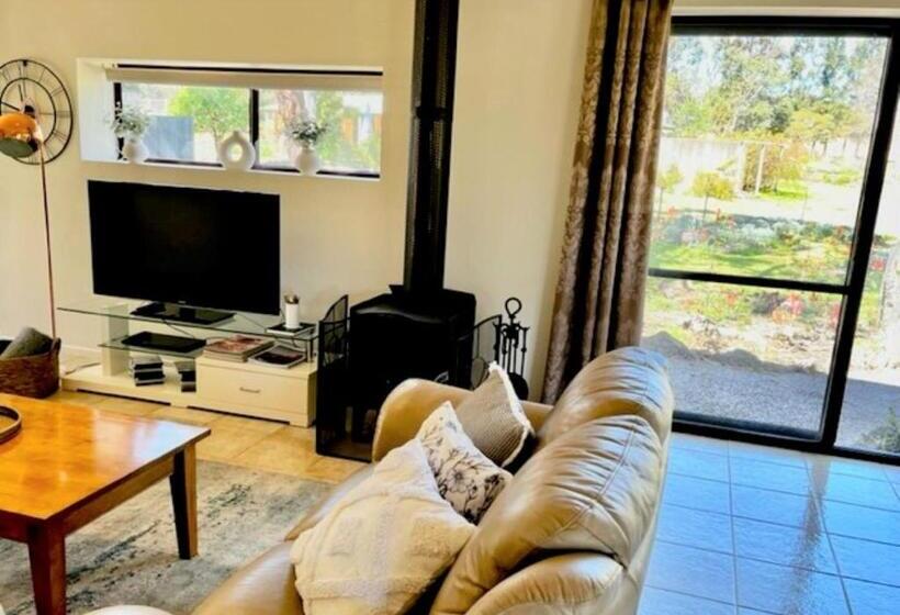 민박 Granite Gardens Cottages & Lake Retreat