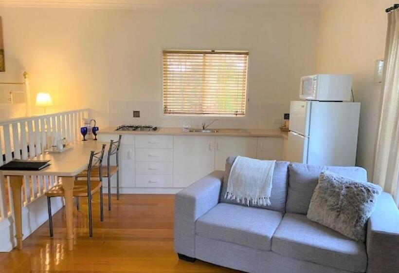 민박 Granite Gardens Cottages & Lake Retreat