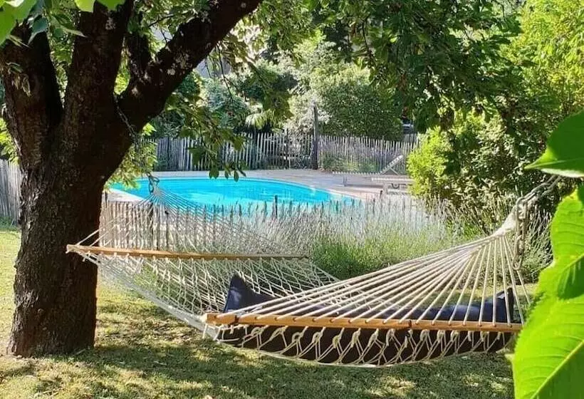 Aamiaismajoitus (B&B) La Cerisaie