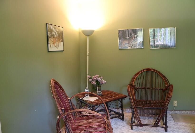 تختخواب و صبحانه Mulvehill Creek Wilderness Inn