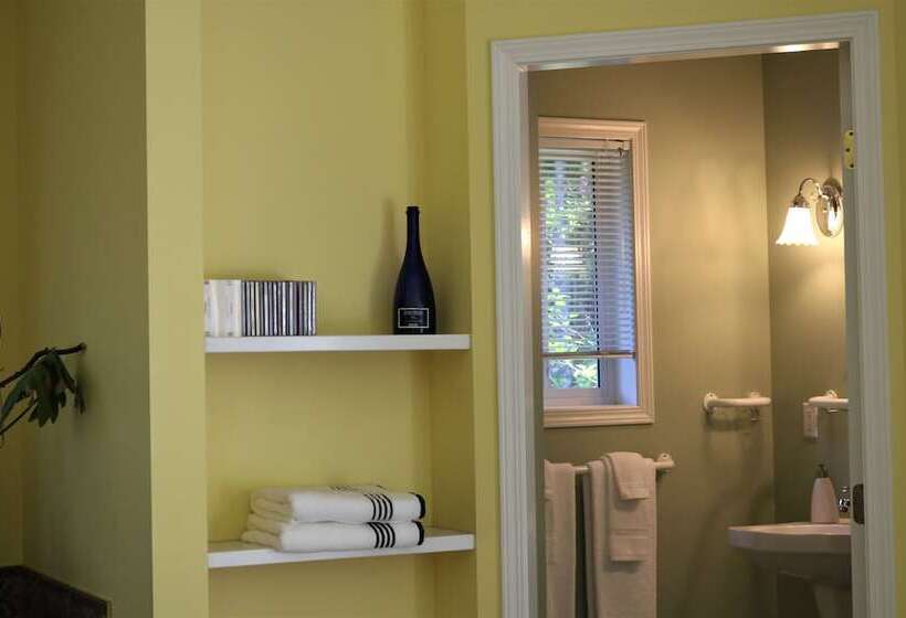 تختخواب و صبحانه Mulvehill Creek Wilderness Inn