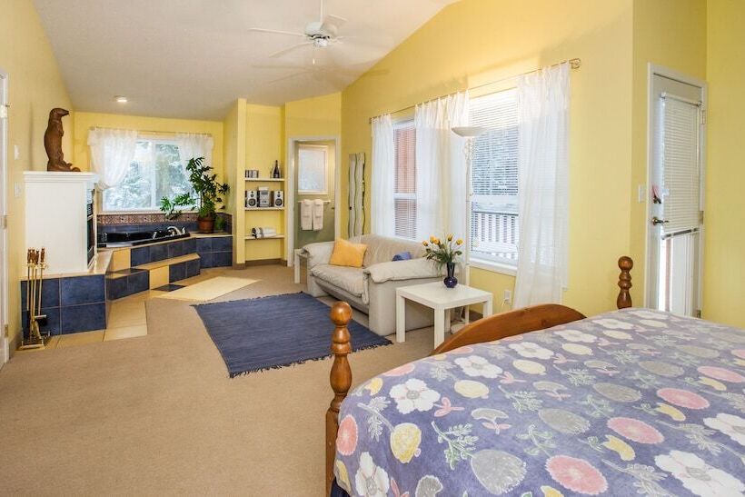 تختخواب و صبحانه Mulvehill Creek Wilderness Inn