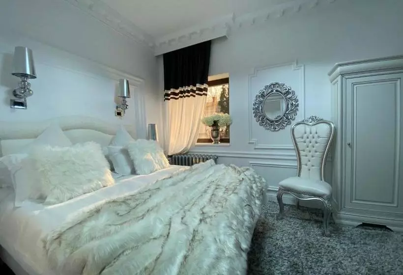 Hotel President Luxury