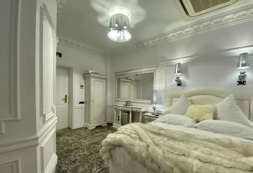 Hotel President Luxury