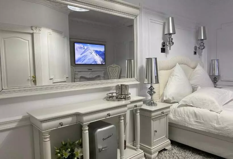 Hotel President Luxury