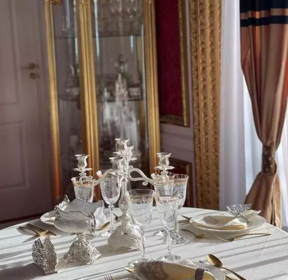 Hotel President Luxury