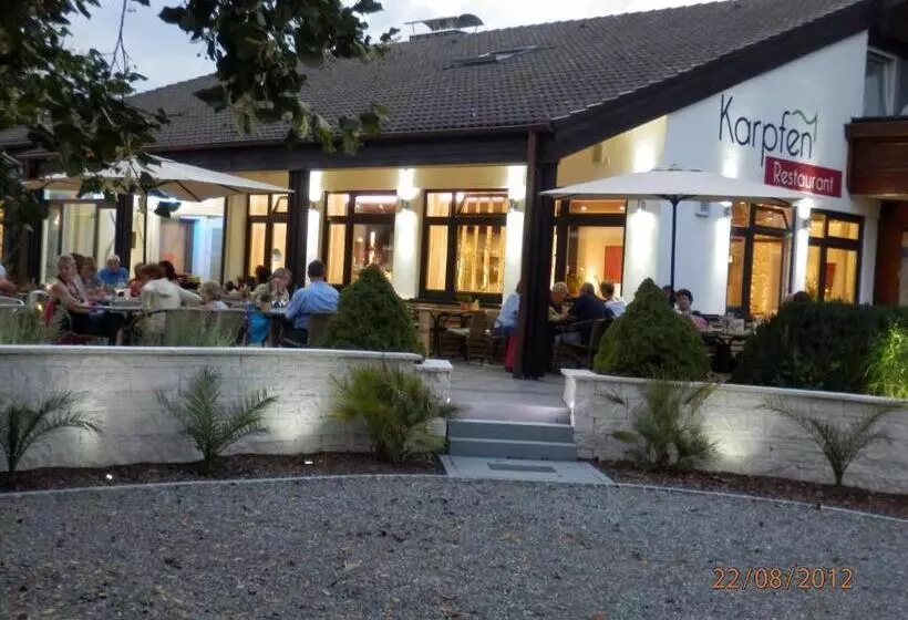 ホテル & Restaurant Karpfen