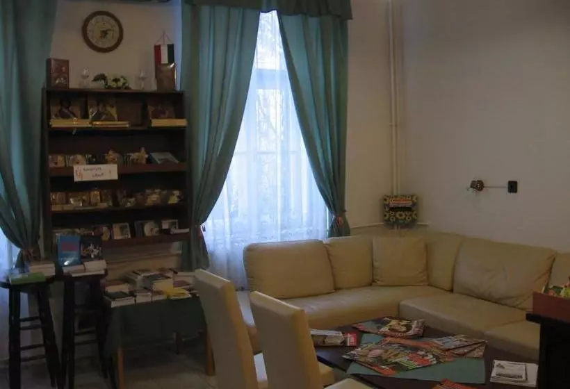 Majatalo Mater Salvatoris House