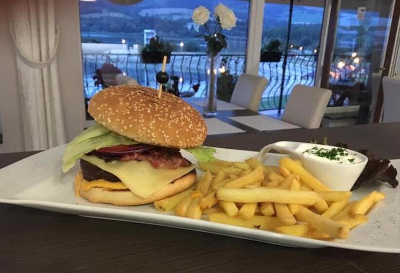 פנסיון Penzion Jollien