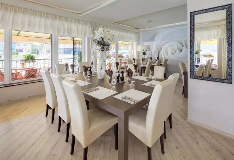 ペンション Penzion Jollien