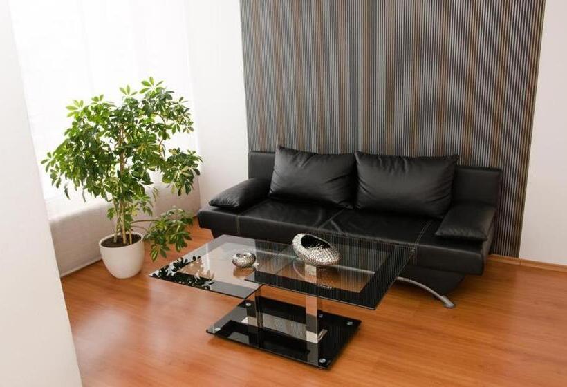 פנסיון Penzion Jollien