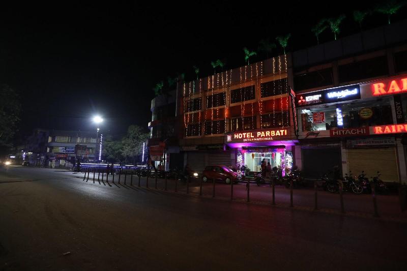 Отель Oyo 28631  Parbati International