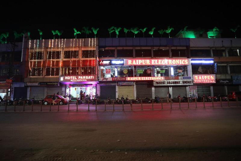 Отель Oyo 28631  Parbati International