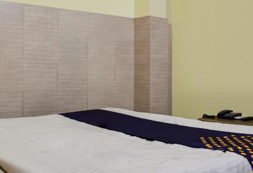 ホテル Vaccinated Staff Spot On 67663  Maharaja