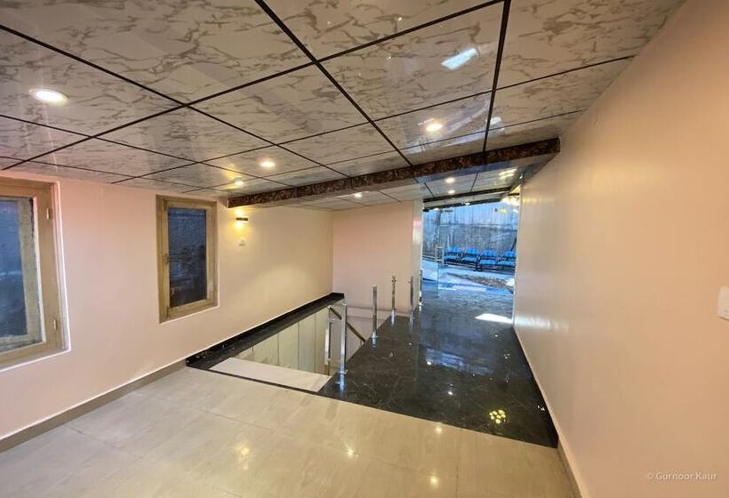 בית מלון כפרי Ahr Windsor The Mall Shimla