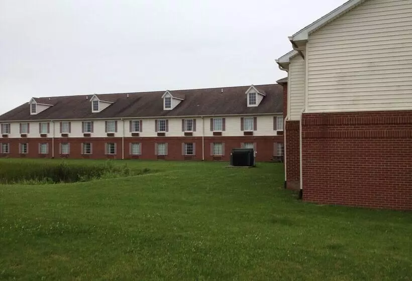 فندق Country Hearth Inn & Suites Willard