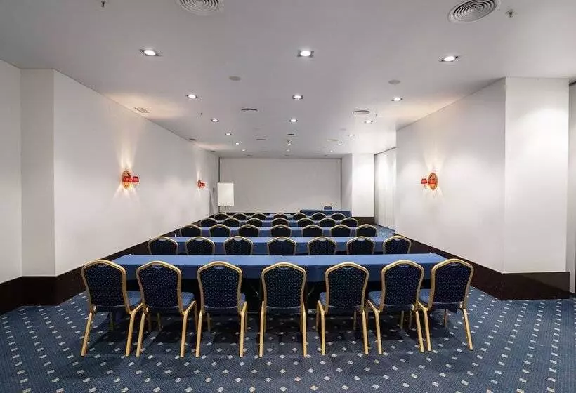 Отель Holiday Inn Porto Gaia, An Ihg