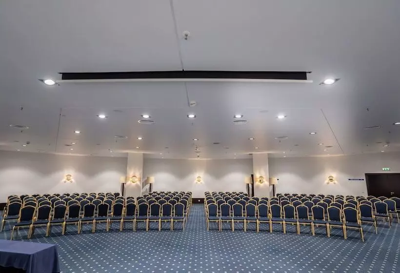 Отель Holiday Inn Porto Gaia, An Ihg