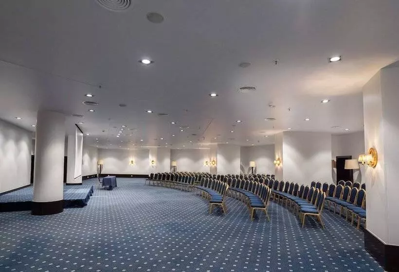 Отель Holiday Inn Porto Gaia, An Ihg