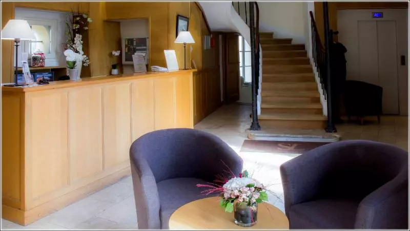 Отель Hôtel Saintlaurent, The Originals Relais