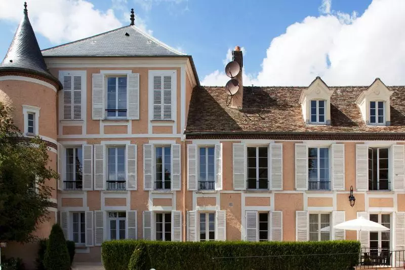 Отель Hôtel Saintlaurent, The Originals Relais