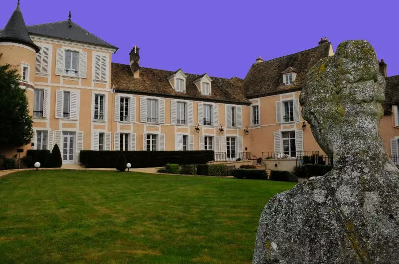 Отель Hôtel Saintlaurent, The Originals Relais