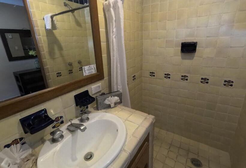 אתר נופש La Concha Beach Hotel & Club