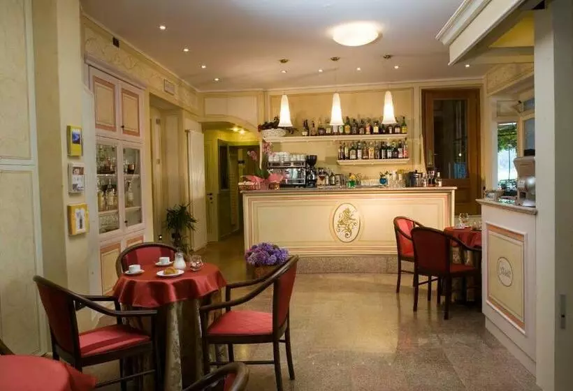 Отель Leon D'oro