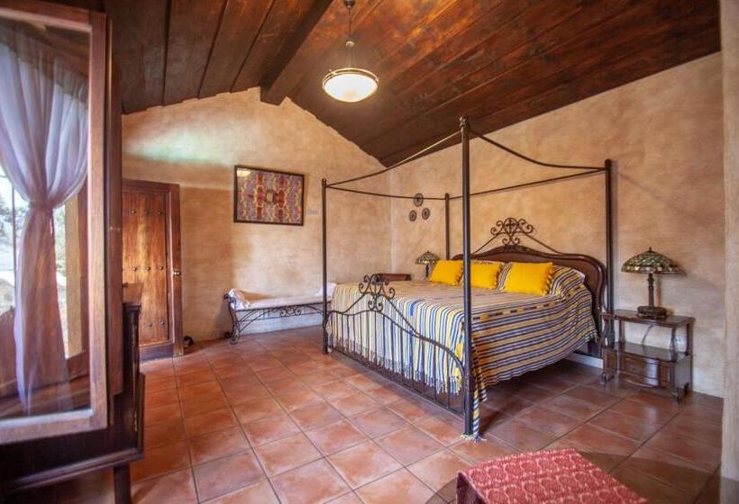 هتل Palacio De Doña Beatriz