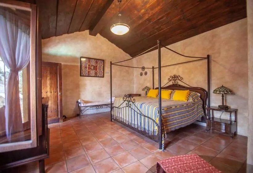 هتل Palacio De Doña Beatriz