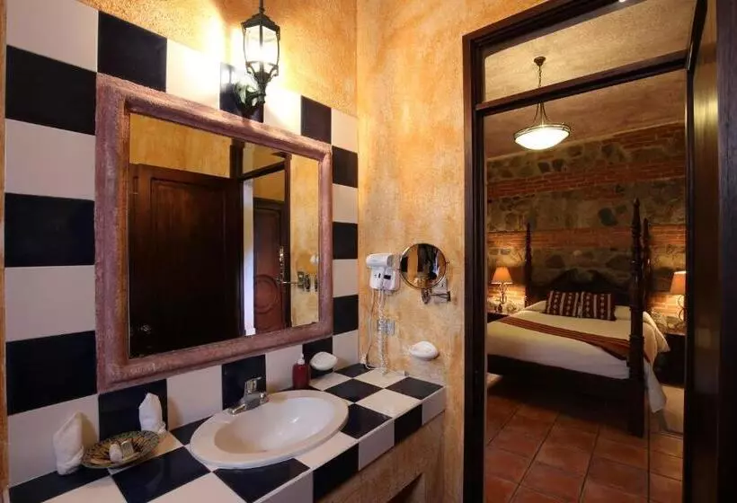 هتل Palacio De Doña Beatriz