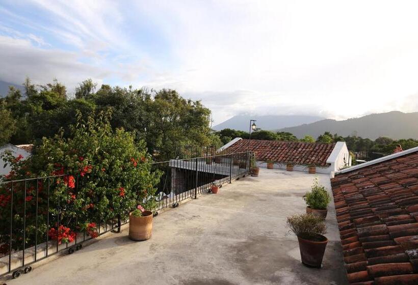 هتل Palacio De Doña Beatriz