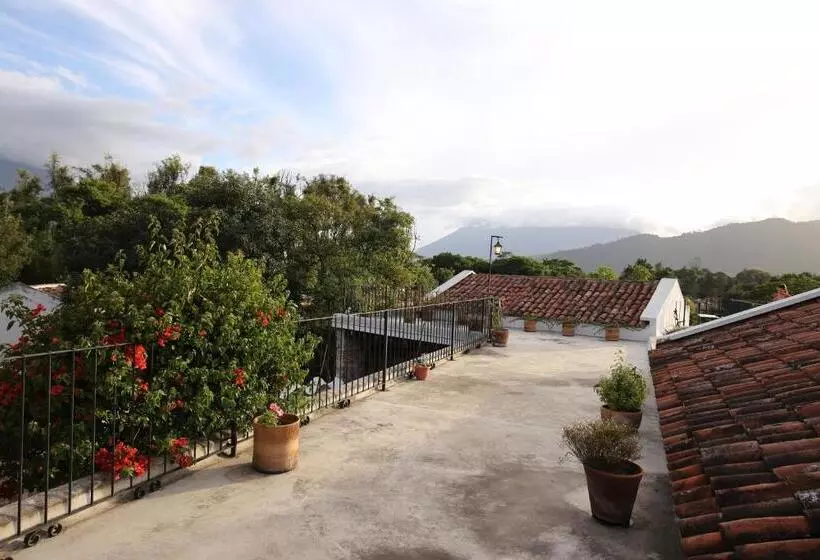 هتل Palacio De Doña Beatriz