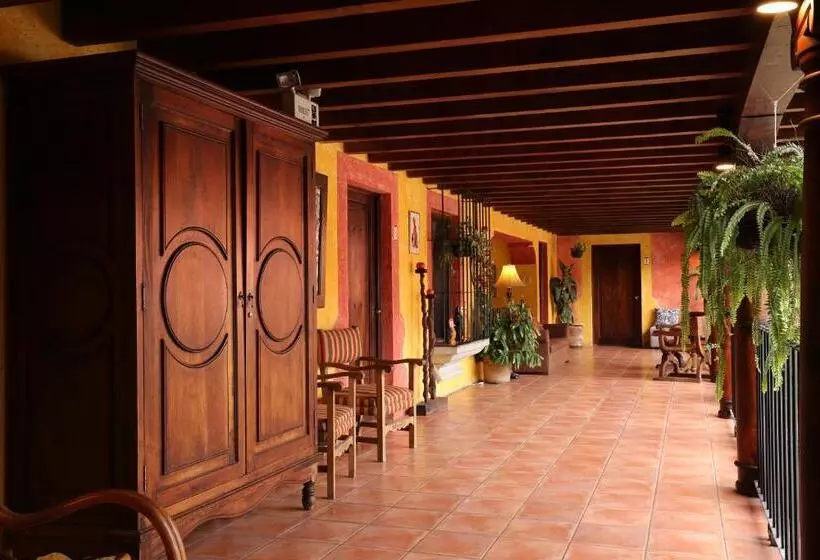 هتل Palacio De Doña Beatriz