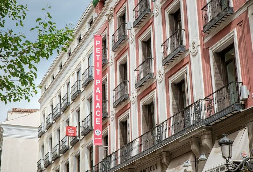 هتل Petit Palace Puerta Del Sol