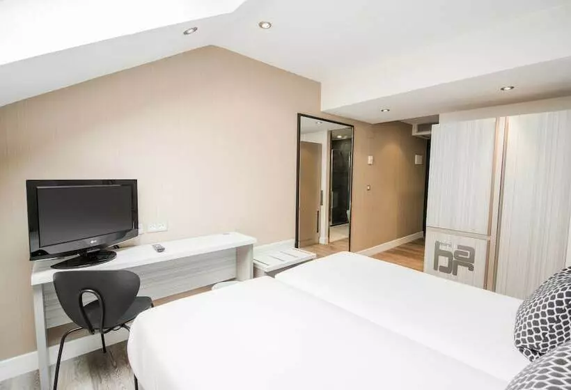 هتل Petit Palace Puerta Del Sol