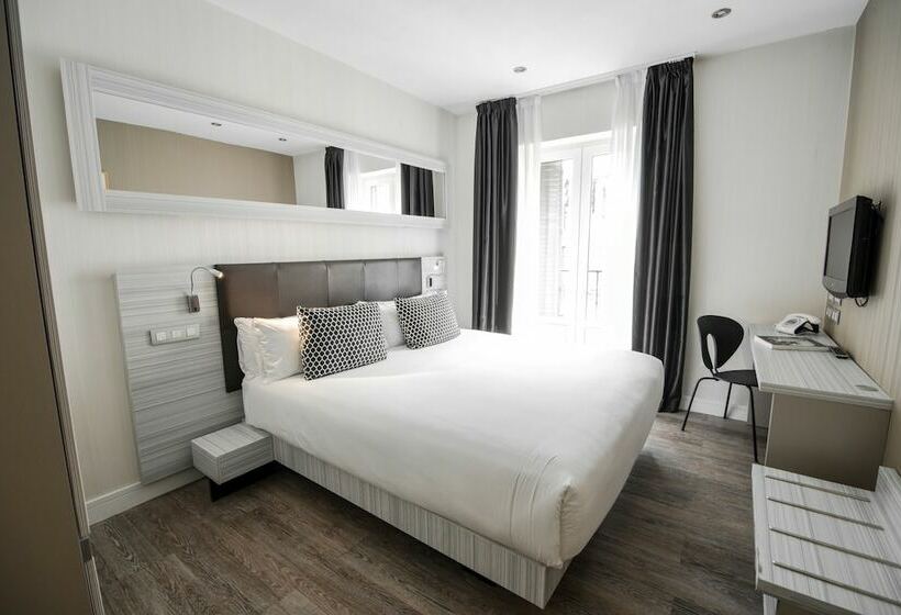 هتل Petit Palace Puerta Del Sol