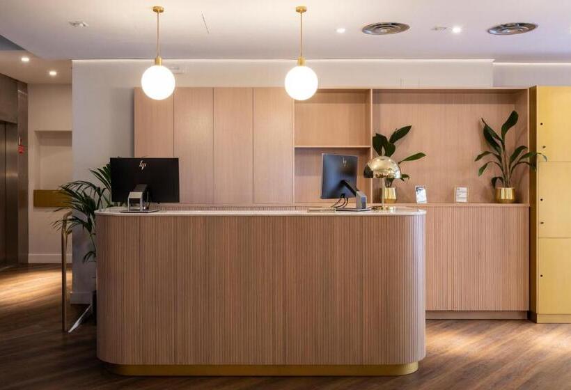 هتل Petit Palace Puerta Del Sol