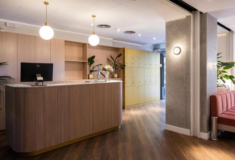 هتل Petit Palace Puerta Del Sol