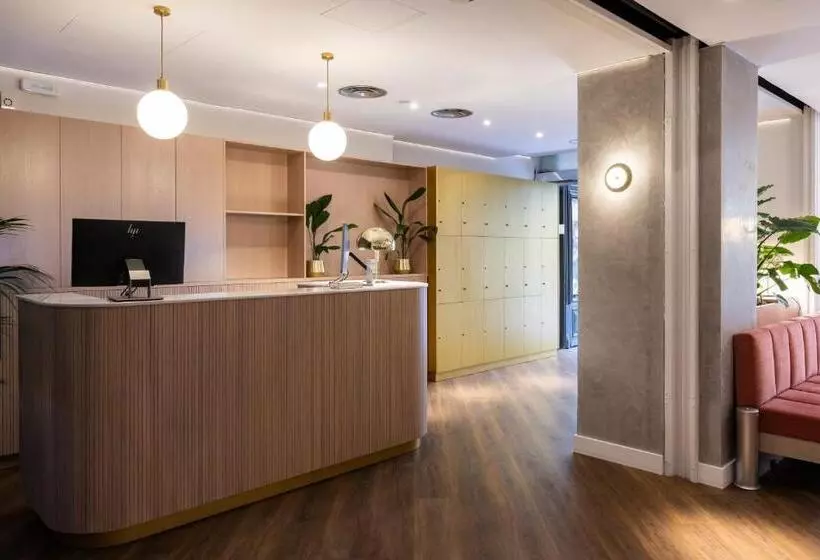 هتل Petit Palace Puerta Del Sol