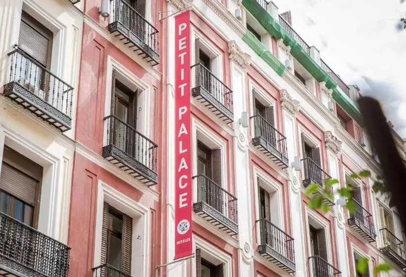 هتل Petit Palace Puerta Del Sol