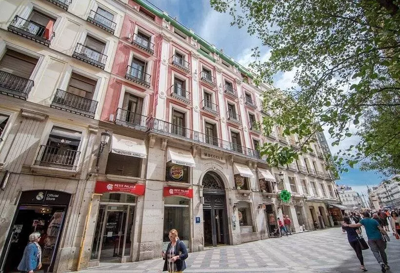 هتل Petit Palace Puerta Del Sol