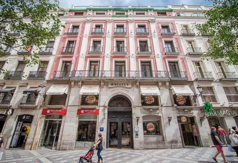 Hotelli Petit Palace Puerta Del Sol