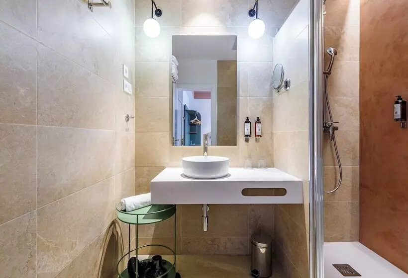 Hotelli Petit Palace Puerta Del Sol