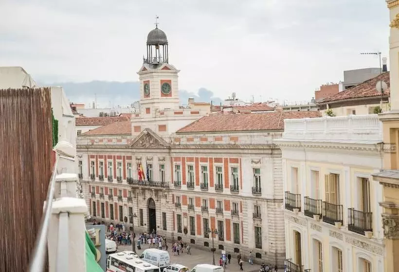 Hotelli Petit Palace Puerta Del Sol