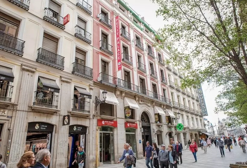 Hotelli Petit Palace Puerta Del Sol